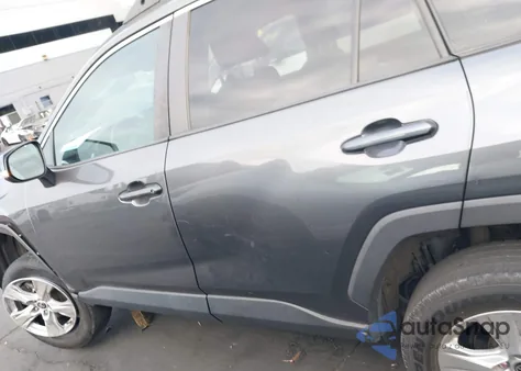 2021 Toyota Rav4 Xle z USA, uszkodzony, nr VIN 2T3W1RFVXMC136069